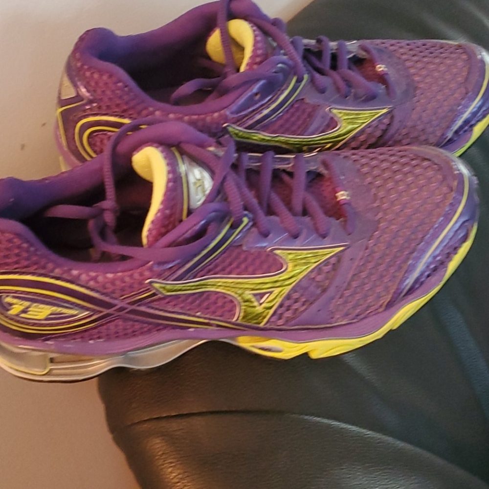 Mizuno Sneakers